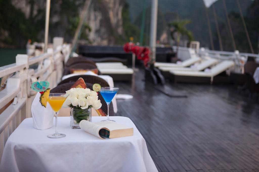Hotel Syrena Cruises à Hạ Long Extérieur photo